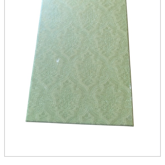 Gucci Luxury Gift Set – Green Embossed Paper Shopping Bag, Shoe Box,Cards - Picture 6 of 8